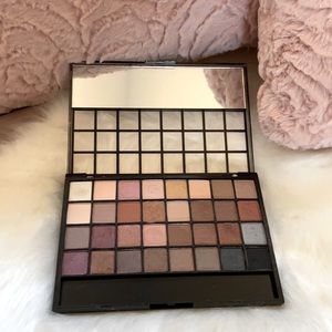 32 piece eyeshadow palette